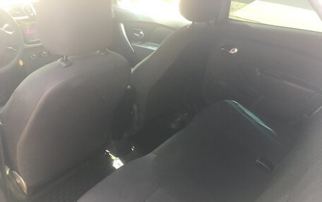 Renault Logan II, 2017 год, 1 250 000 рублей, 9 фотография