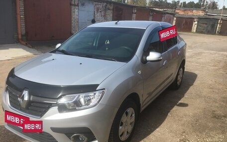 Renault Logan II, 2017 год, 1 250 000 рублей, 3 фотография