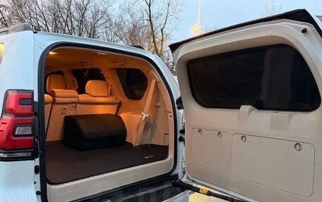 Toyota Land Cruiser Prado 150 рестайлинг 2, 2023 год, 6 500 000 рублей, 5 фотография