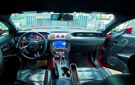 Ford Mustang VI рестайлинг, 2018 год, 3 590 000 рублей, 15 фотография