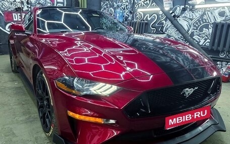 Ford Mustang VI рестайлинг, 2018 год, 3 590 000 рублей, 1 фотография