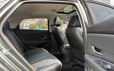 Hyundai Elantra, 2023 год, 1 590 000 рублей, 10 фотография