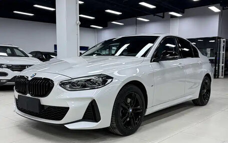 BMW 1 серия, 2022 год, 1 800 000 рублей, 3 фотография
