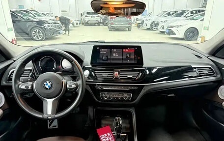 BMW 1 серия, 2022 год, 1 800 000 рублей, 8 фотография
