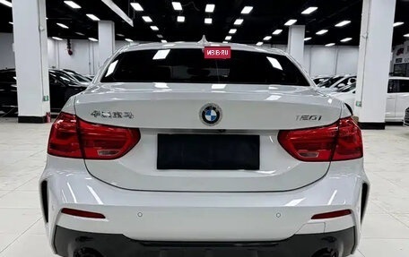 BMW 1 серия, 2022 год, 1 800 000 рублей, 5 фотография