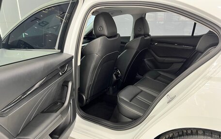 Skoda Octavia IV, 2023 год, 2 100 000 рублей, 13 фотография