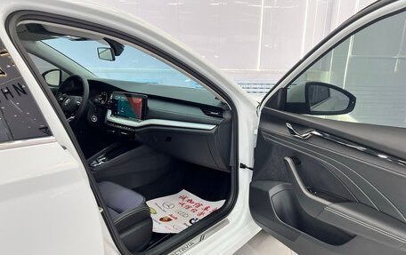 Skoda Octavia IV, 2023 год, 2 100 000 рублей, 18 фотография