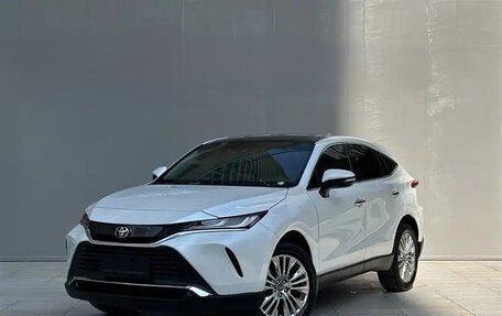 Toyota Harrier, 2024 год, 4 360 000 рублей, 2 фотография