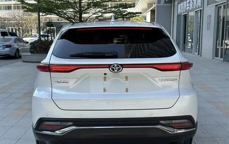 Toyota Harrier, 2024 год, 4 360 000 рублей, 5 фотография