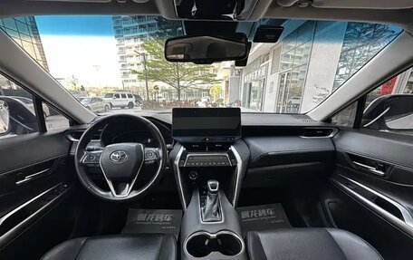 Toyota Harrier, 2024 год, 4 360 000 рублей, 14 фотография