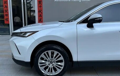 Toyota Harrier, 2024 год, 4 360 000 рублей, 6 фотография