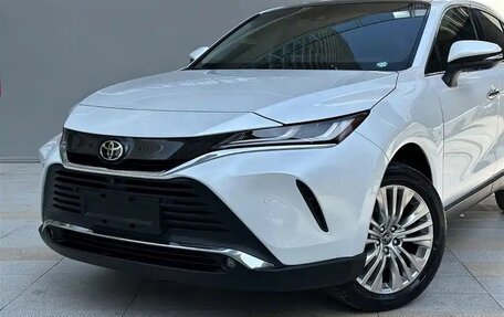 Toyota Harrier, 2024 год, 4 360 000 рублей, 3 фотография