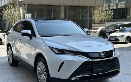 Toyota Harrier, 2024 год, 4 360 000 рублей, 10 фотография