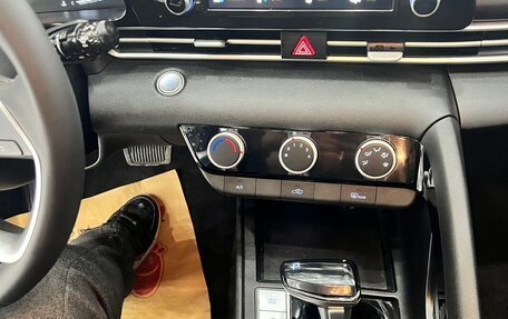 Hyundai Elantra, 2024 год, 1 550 000 рублей, 10 фотография