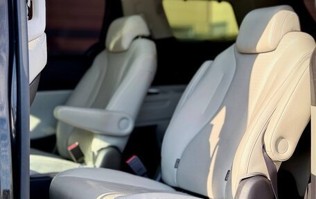 KIA Carnival, 2021 год, 3 200 000 рублей, 3 фотография