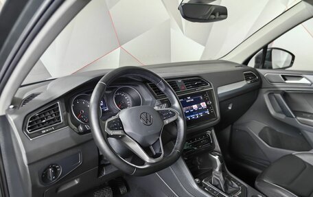 Volkswagen Tiguan II, 2021 год, 3 495 000 рублей, 19 фотография