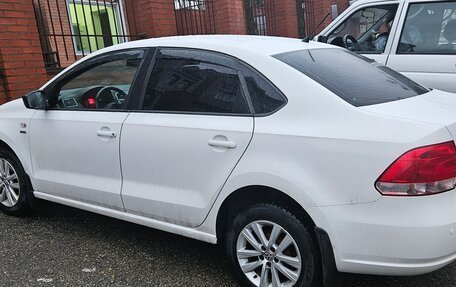 Volkswagen Polo VI (EU Market), 2013 год, 750 000 рублей, 2 фотография