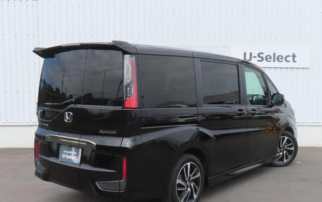 Honda Stepwgn, 2022 год, 1 960 000 рублей, 5 фотография