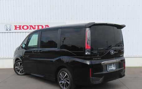 Honda Stepwgn, 2022 год, 1 960 000 рублей, 4 фотография