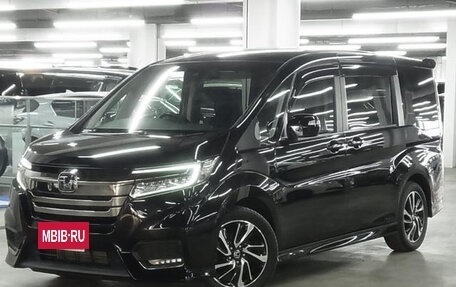 Honda Stepwgn, 2022 год, 1 960 000 рублей, 3 фотография