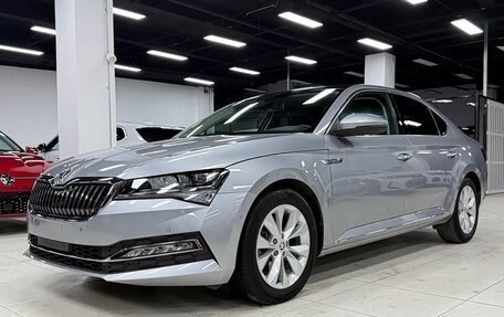 Skoda Superb III рестайлинг, 2021 год, 2 120 000 рублей, 2 фотография