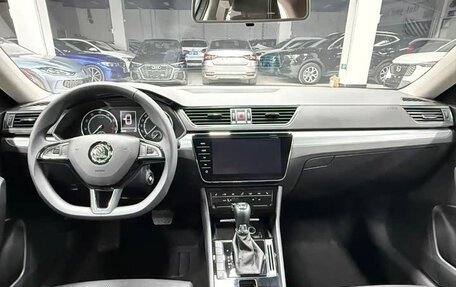 Skoda Superb III рестайлинг, 2021 год, 2 120 000 рублей, 8 фотография