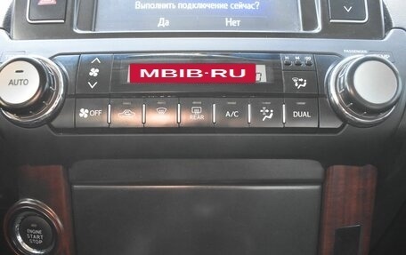 Toyota Land Cruiser Prado 150 рестайлинг 2, 2015 год, 3 355 000 рублей, 20 фотография