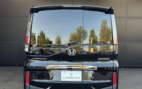 Honda Stepwgn, 2022 год, 1 950 000 рублей, 4 фотография