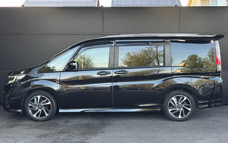 Honda Stepwgn, 2022 год, 1 950 000 рублей, 7 фотография