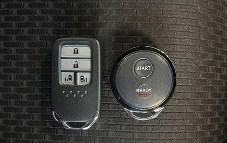 Honda Stepwgn, 2022 год, 1 950 000 рублей, 23 фотография