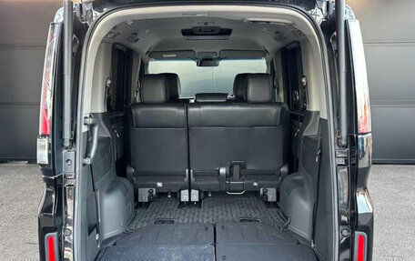 Honda Stepwgn, 2022 год, 1 950 000 рублей, 19 фотография