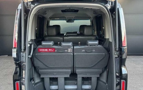 Honda Stepwgn, 2022 год, 1 950 000 рублей, 18 фотография