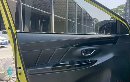 Toyota Yaris XP150 рестайлинг, 2022 год, 1 220 000 рублей, 14 фотография