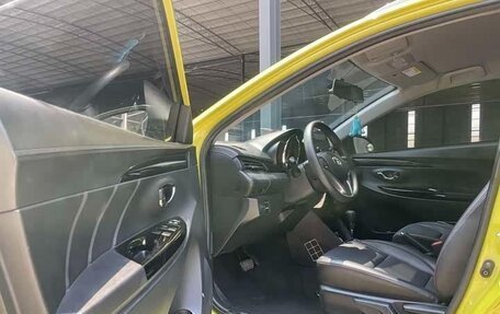 Toyota Yaris XP150 рестайлинг, 2022 год, 1 220 000 рублей, 20 фотография