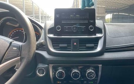 Toyota Yaris XP150 рестайлинг, 2022 год, 1 220 000 рублей, 24 фотография