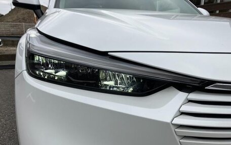 Honda Vezel, 2024 год, 1 950 000 рублей, 3 фотография