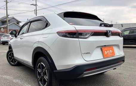 Honda Vezel, 2024 год, 1 950 000 рублей, 6 фотография