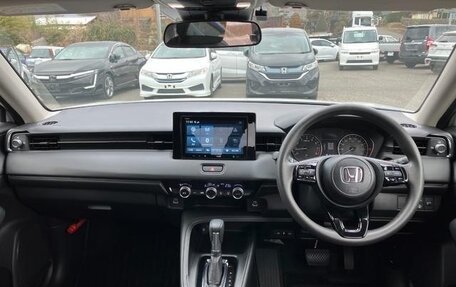 Honda Vezel, 2024 год, 1 950 000 рублей, 9 фотография