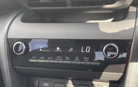 Toyota Yaris Cross, 2023 год, 1 573 000 рублей, 14 фотография