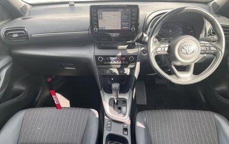 Toyota Yaris Cross, 2023 год, 1 573 000 рублей, 6 фотография