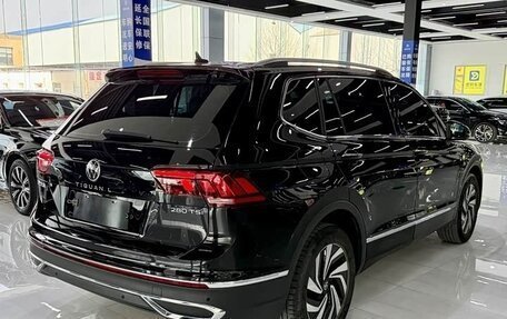 Volkswagen Tiguan II, 2023 год, 2 654 800 рублей, 6 фотография