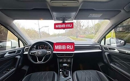 Volkswagen Tiguan II, 2023 год, 2 655 300 рублей, 16 фотография