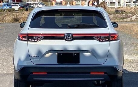 Honda Vezel, 2023 год, 1 980 000 рублей, 3 фотография