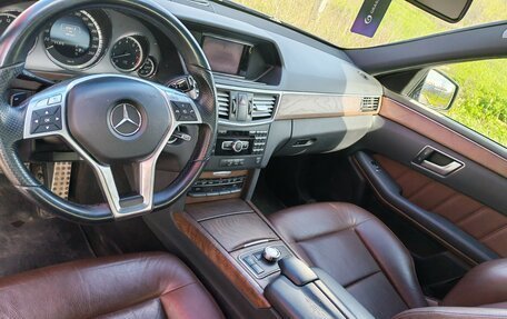 Mercedes-Benz E-Класс, 2013 год, 2 100 000 рублей, 8 фотография