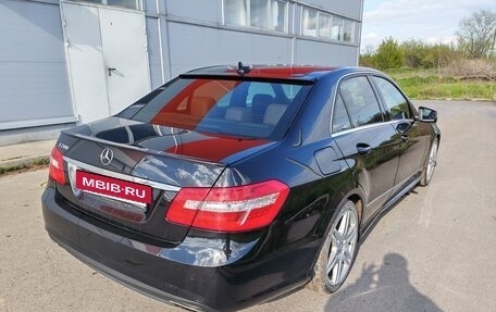 Mercedes-Benz E-Класс, 2013 год, 2 100 000 рублей, 3 фотография