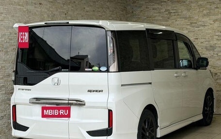 Honda Stepwgn IV, 2019 год, 1 900 000 рублей, 5 фотография