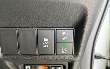 Honda Stepwgn IV, 2019 год, 1 900 000 рублей, 28 фотография