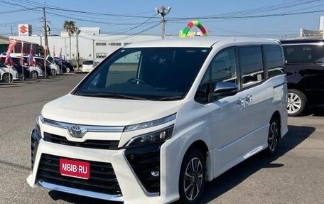 Toyota Voxy III, 2020 год, 1 750 000 рублей, 1 фотография