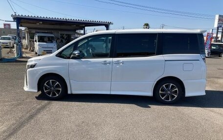 Toyota Voxy III, 2020 год, 1 750 000 рублей, 8 фотография