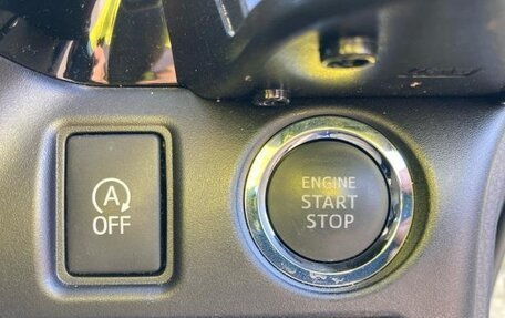 Toyota Voxy III, 2020 год, 1 750 000 рублей, 14 фотография